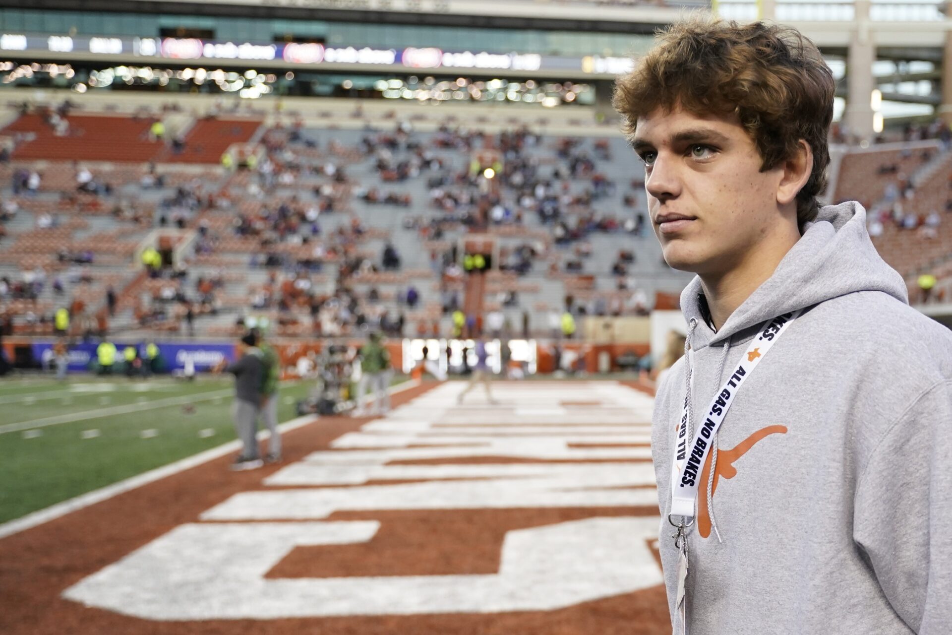 Arch Manning Officially Signs With Texas Longhorns