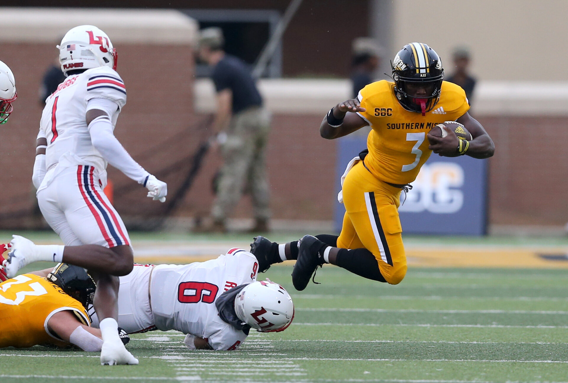 Robert Rahimi enters transfer portal