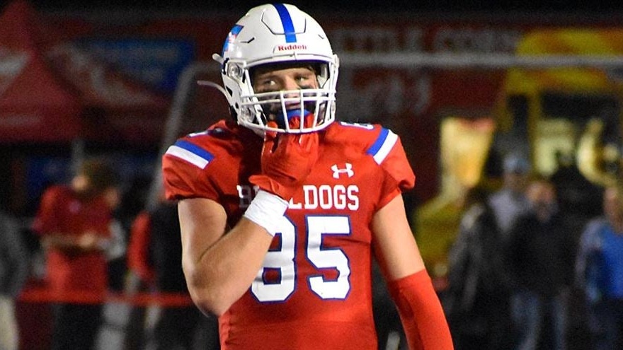 Walker Lyons Commits to (X TEAM) on National Signing Day
