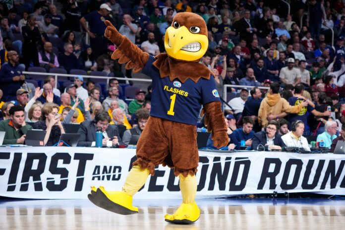 Kent State Golden Flashes mascot Flash the Golden Eagle at the NCAA Tournament.