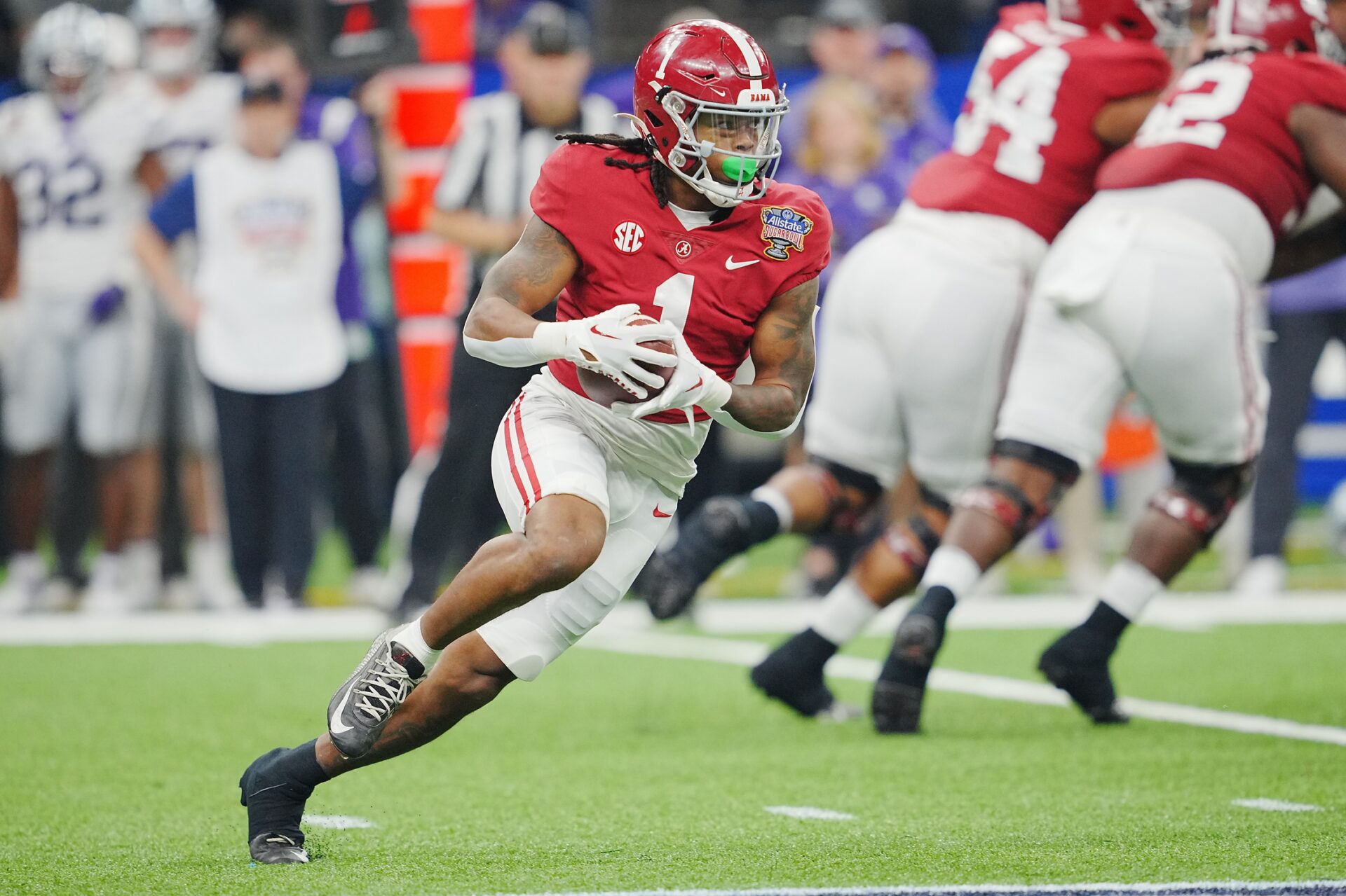 Alabama Crimson Tide running back Jahmyr Gibbs (1) runs the ball against the Kansas State Wildcats.