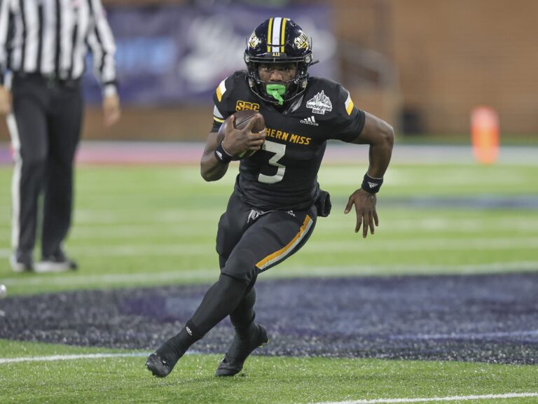 Southern Miss Golden Eagles running back Frank Gore Jr. (3) carries the ball during the Lending Tree Bowl.