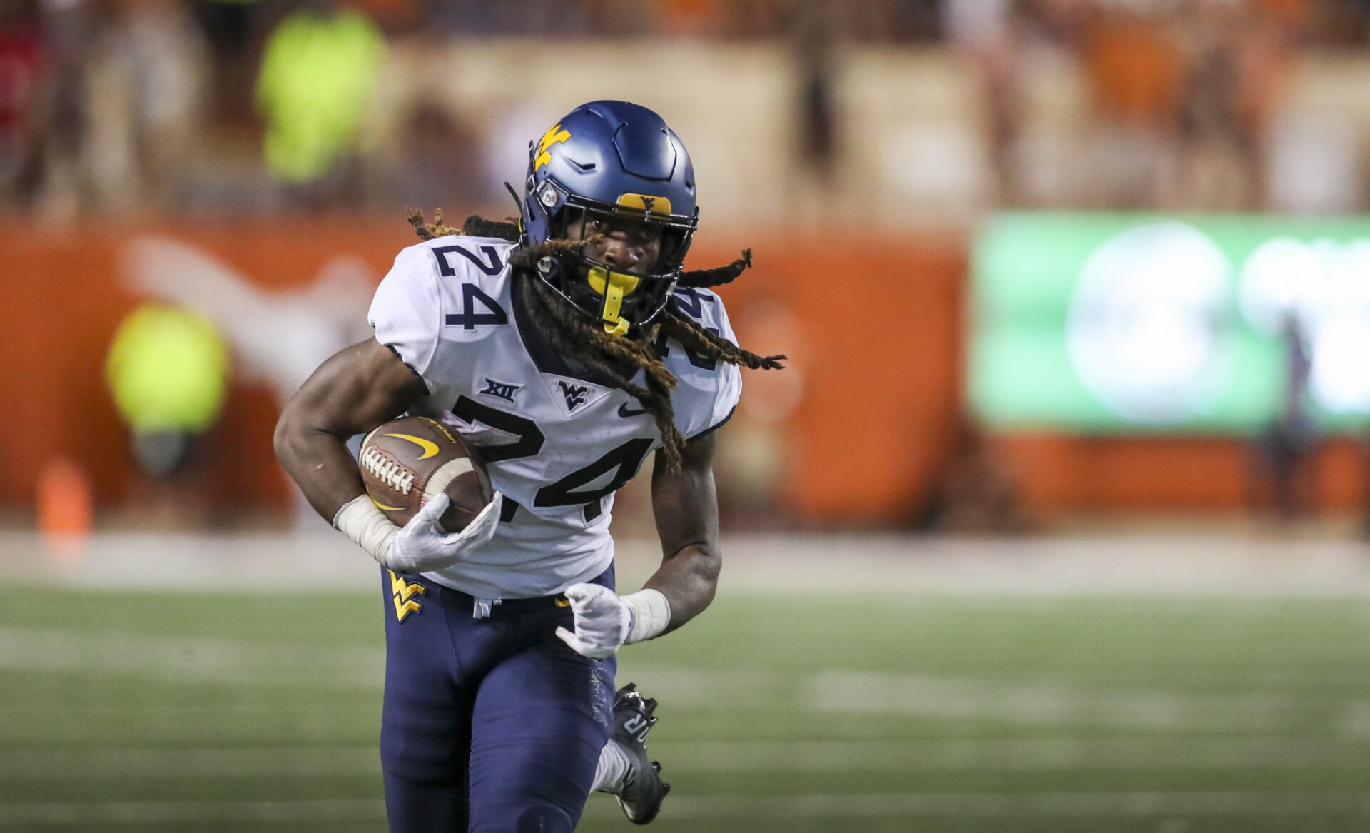 Tony Mathis transfers to