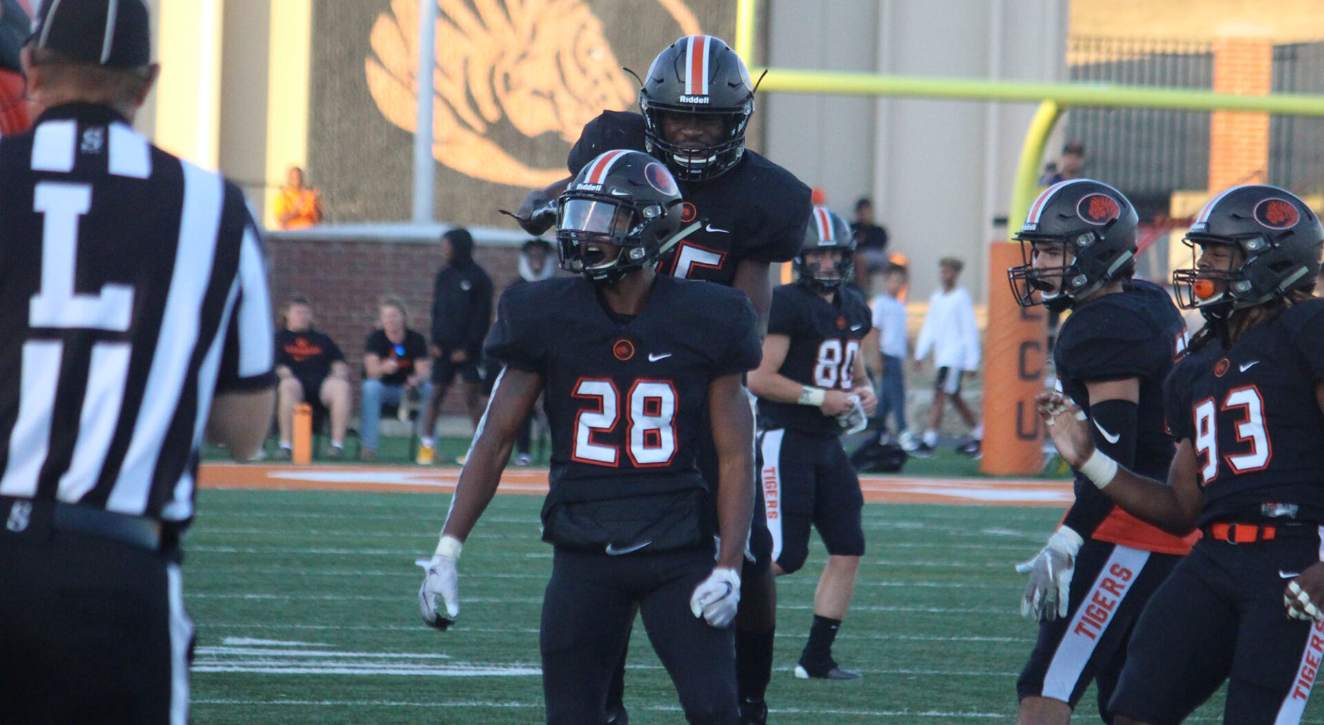 Donovan Callis transfers to
