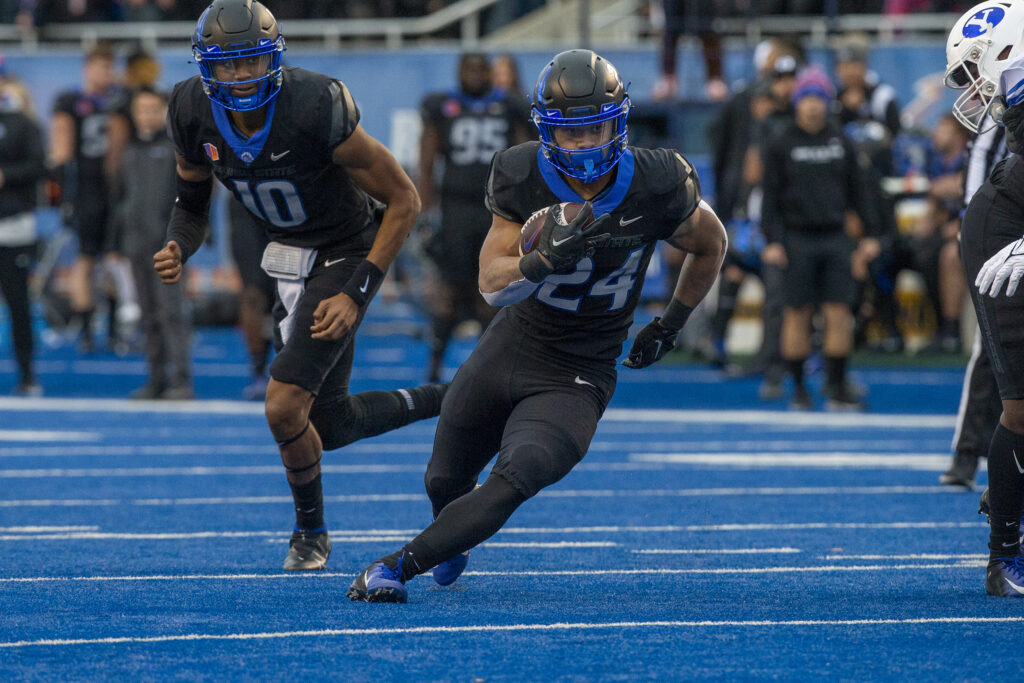 Boise State is back in black: The Broncos bring back their black uniforms