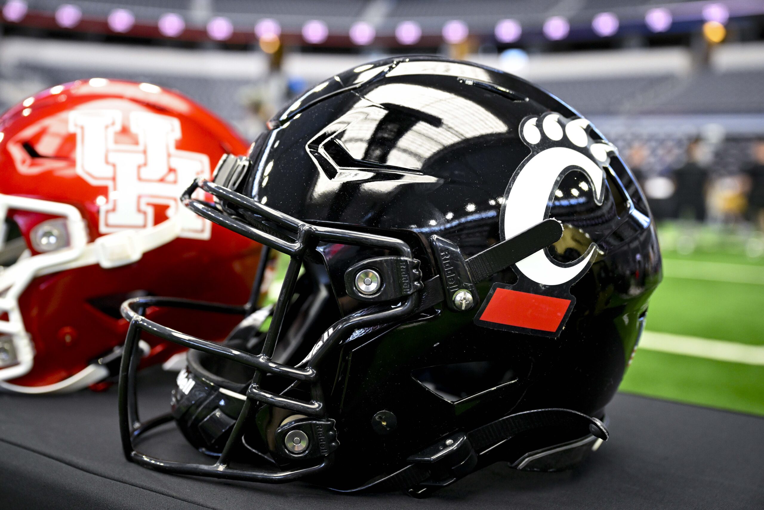 cincinnati bearcats football uniforms