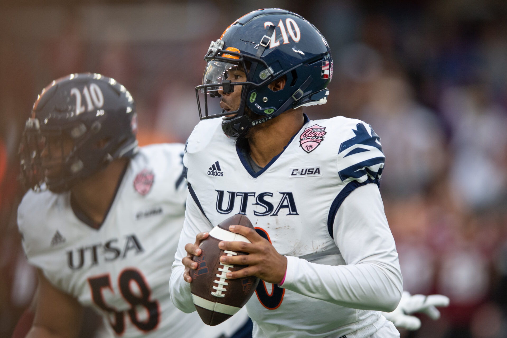 Dec 16, 2022; Orlando, Florida, USA; UTSA Roadrunners quarterback Frank Harris (0) throws the ball against Troy Trojans in the second quarter at Exploria Stadium. Mandatory Credit: Jeremy Reper-USA TODAY Sports