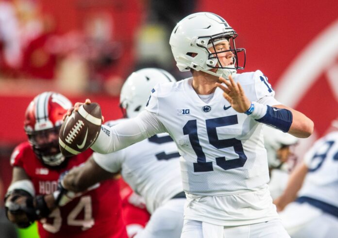 Penn State's Drew Allar (15) throws the pass during the second half of the Indiana versus Penn State football game at Memorial Stadium on Satruday, Nov. 5, 2022. Iu Psu Fb Allar 1