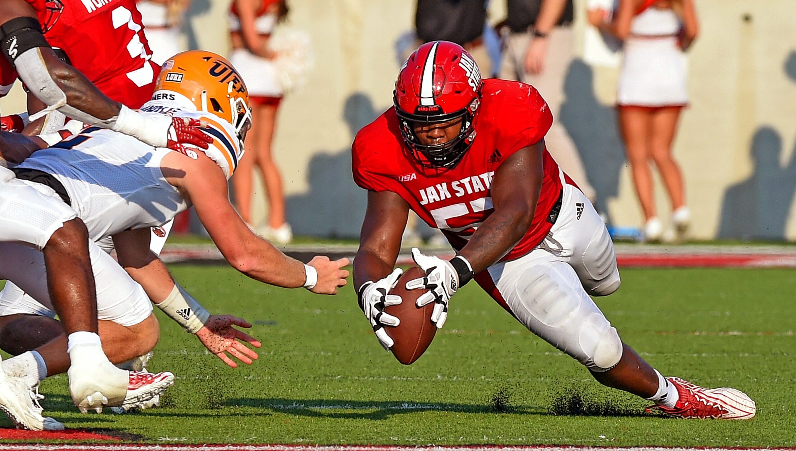 College Football Week 1 Predictions: Picks for UTSA-Houston, UNC-South  Carolina, Clemson-Duke and More