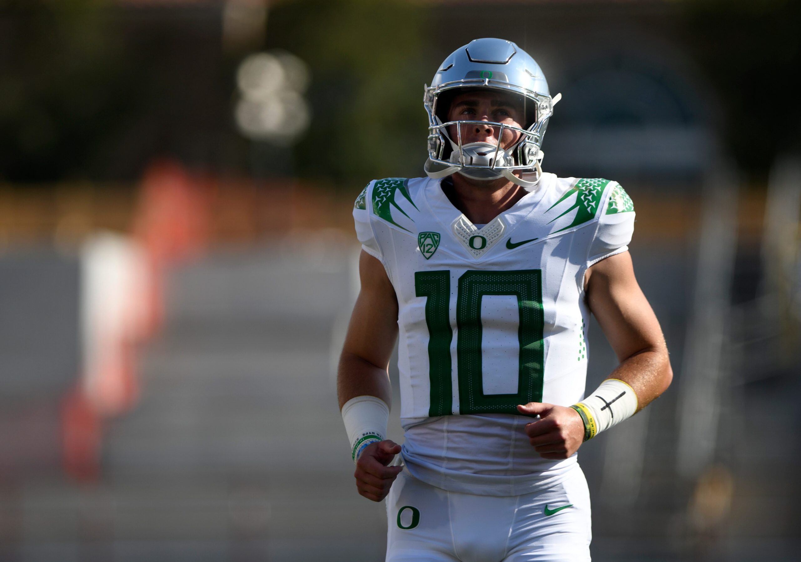 What channel is Colorado football at Oregon on today? Time, TV