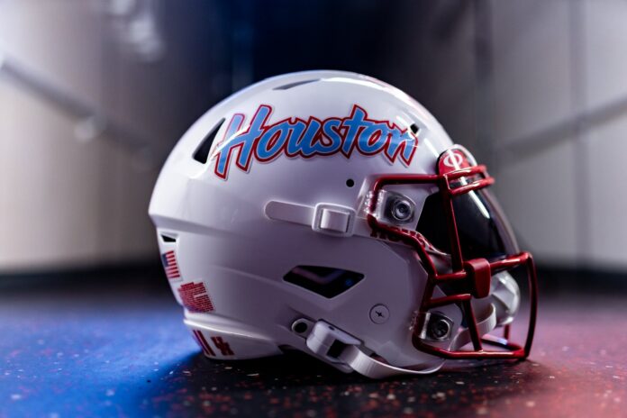 The Houston Cougars Dominate the Week 1 Best College Football Jerseys