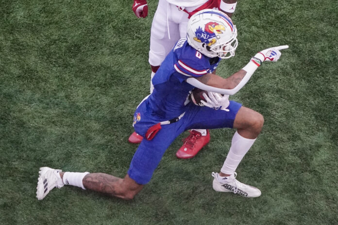 The Kansas Jayhawks did something they hadn't done in 26 years on Saturday, knocking the Oklahoma Sooners from the ranks of the unbeatens in the process.