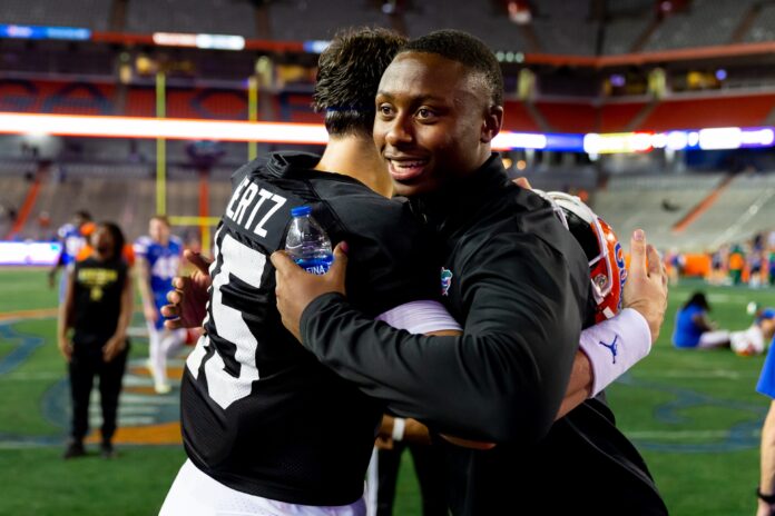 What is the current status of the Florida Gators Recruiting Class for the class of 2024 following the decommitments of two prized recruits?