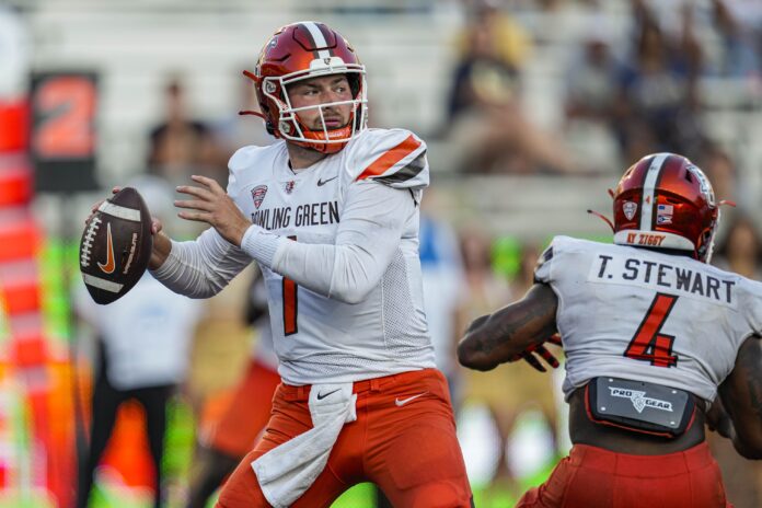 Bowling Green Falcons quarterback Connor Bazelak (7) passes the ball against the Georgia Tech Yellow Jackets during the second half at Hyundai Field.