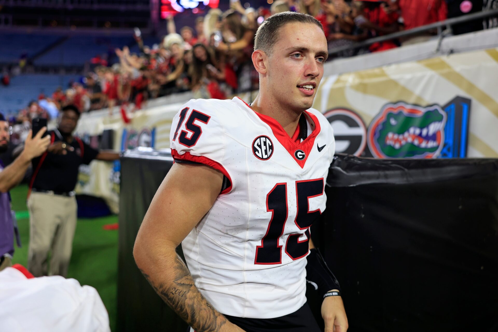 What is Carson Beck's age? The Georgia passer is only in his first season as the Bulldogs' starter, but he's already gained valuable experience and acclaim.