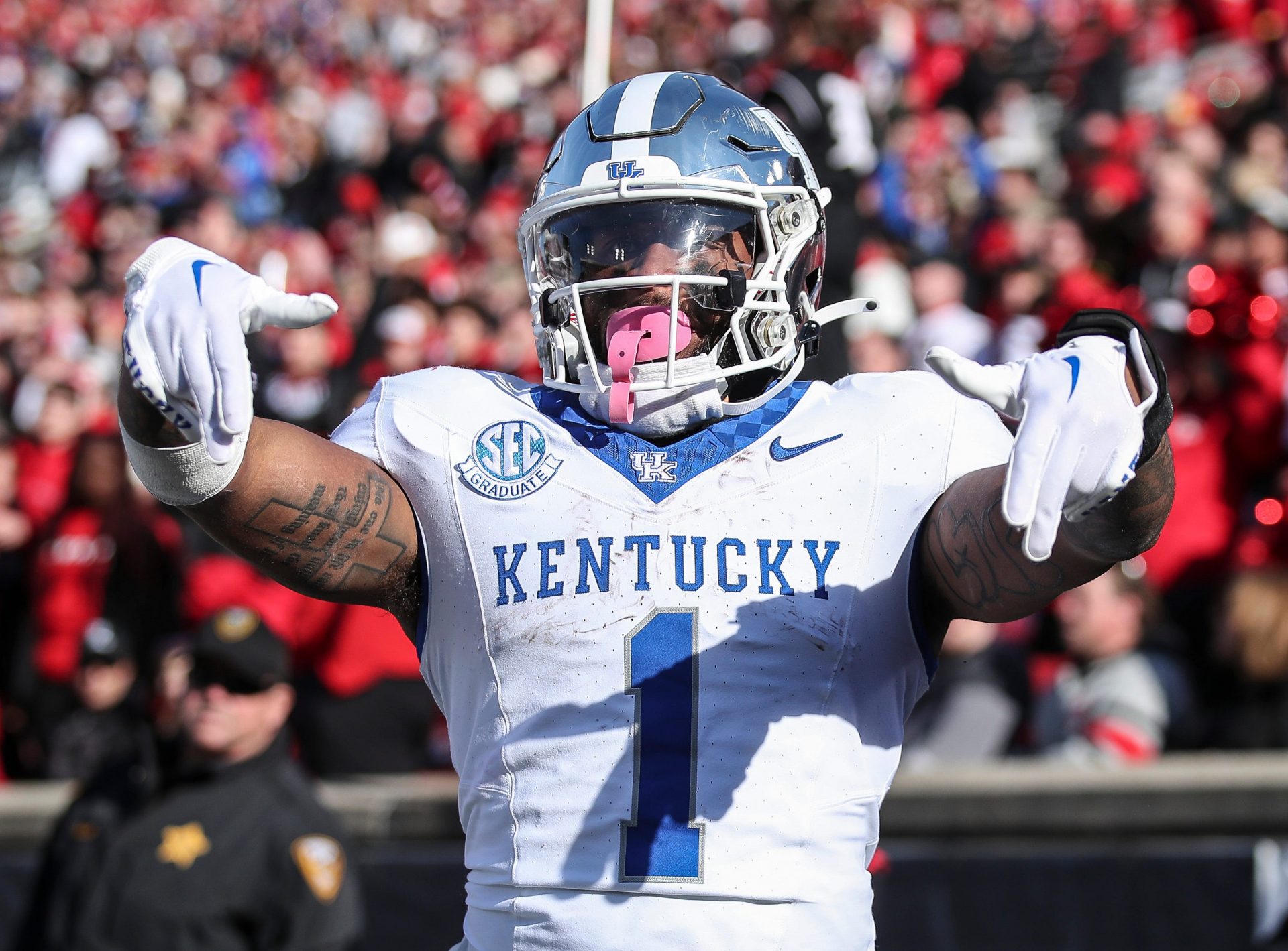 Who wins when Clemson and Kentucky collide on Friday afternoon? Step this way for the latest odds, DFS picks, and a Gator Bowl prediction.