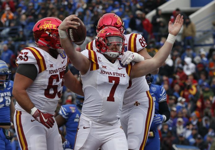 Iowa State Cyclones Joel Lanning (7) scores a touchdown during the first half of the AutoZone Liberty Bowl