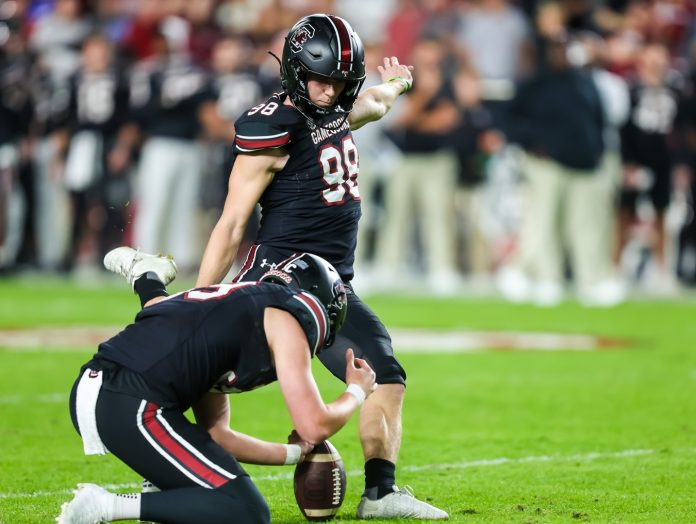 South Carolina Gamecocks place kicker Mitch Jeter (98) makes a field goal against the Kentucky Wildcats in the first quarter at Williams-Brice Stadium.