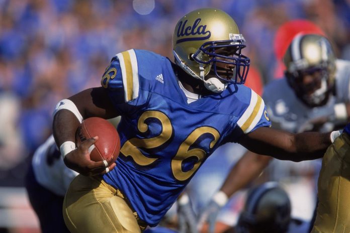 Former UCLA RB DeShaun Foster is returning to Westwood, replacing former head coach Chip Kelly in the same role at his alma mater.