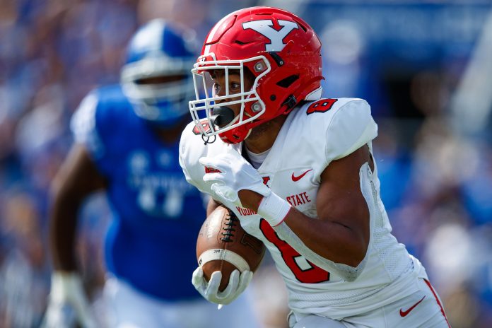 Youngstown State Penguins running back Jaleel McLaughlin (8) runs the ball during the first quarter against the Kentucky Wildcats at Kroger Field.