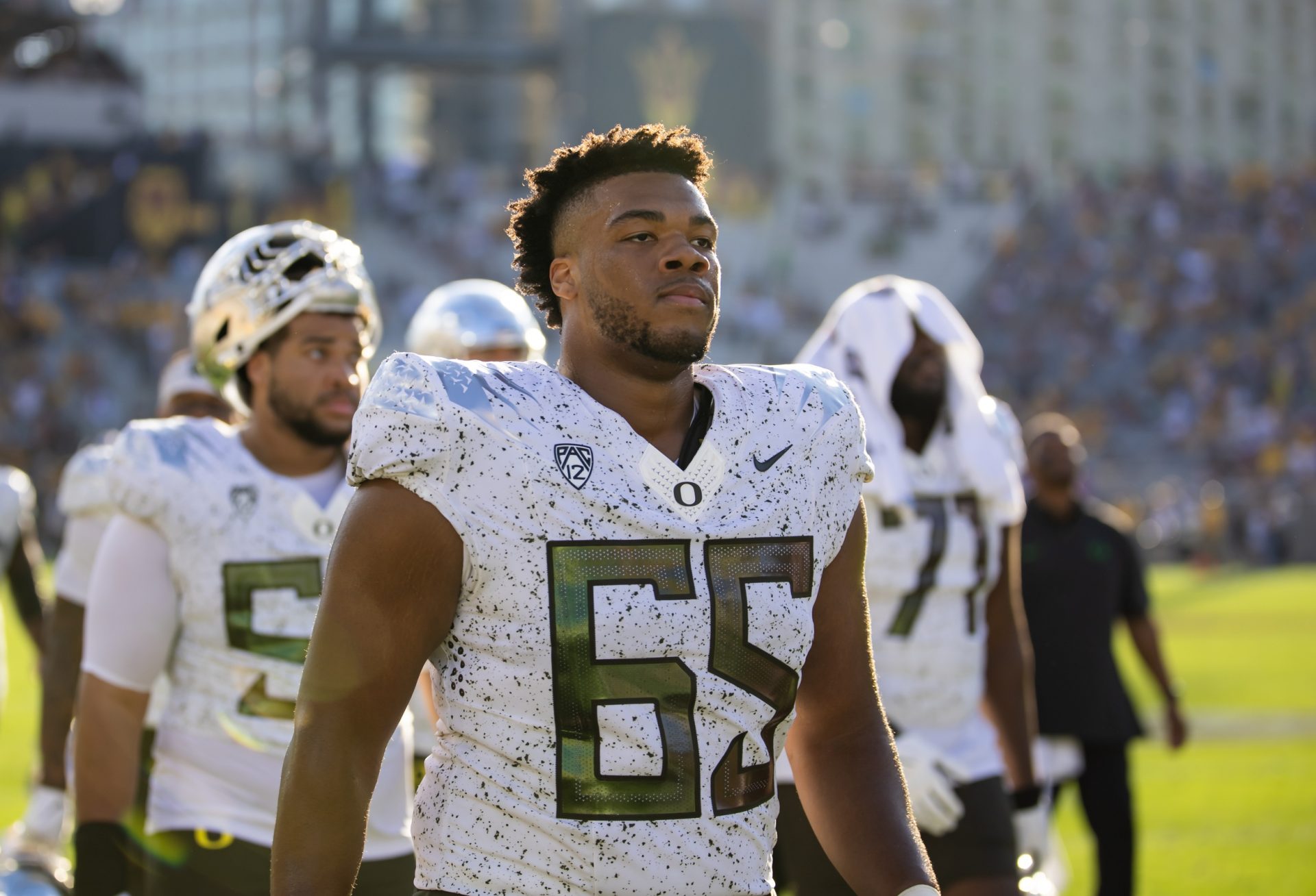 Oregon Ducks offensive lineman Ajani Cornelius (65) against the Arizona State Sun Devils at Mountain America Stadium.