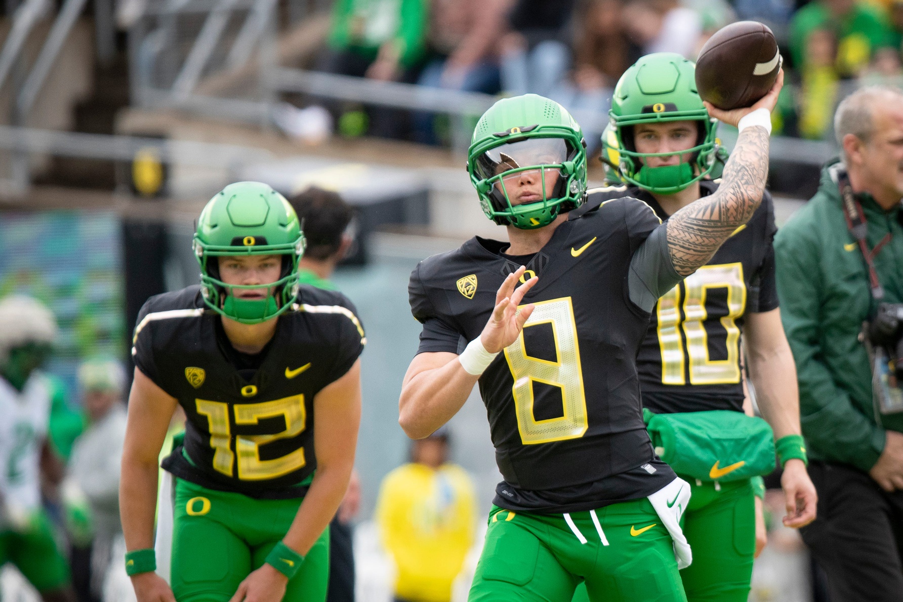 Oregon quarterback Dillon Gabriel throws during warmups ahead of the Oregon Ducks’ Spring Game.