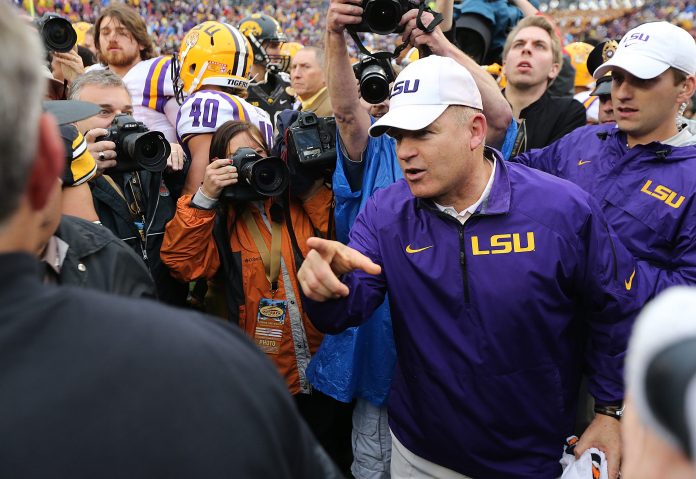 Les Miles Files Lawsuit Against LSU, But Does He Actually Belong in the College Football Hall of Fame?