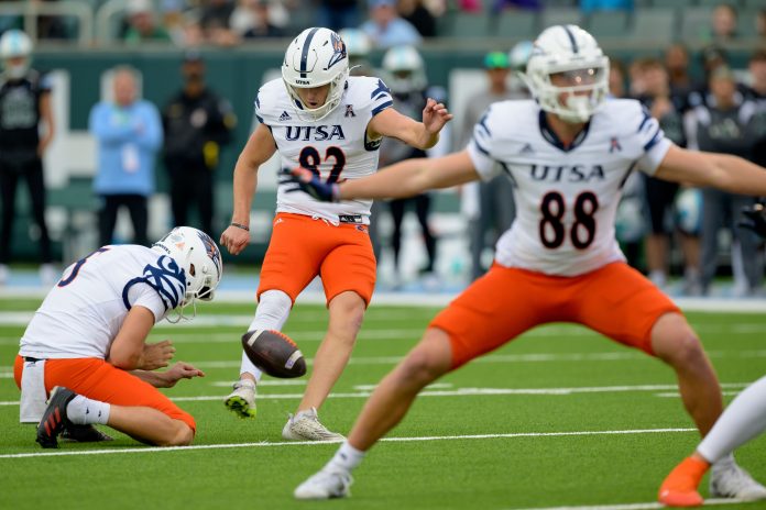 UTSA Roadrunners place kicker Chase Allen (82) ranks atop the AAC K/P rankings ahead of the 2024 season.