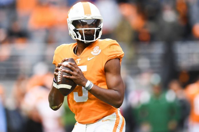 Tennessee quarterback Hendon Hooker looks for an open receiver against Missouri on Nov. 12, 2022 in Knoxville, Tenn. Syndication The Knoxville News Sentinel