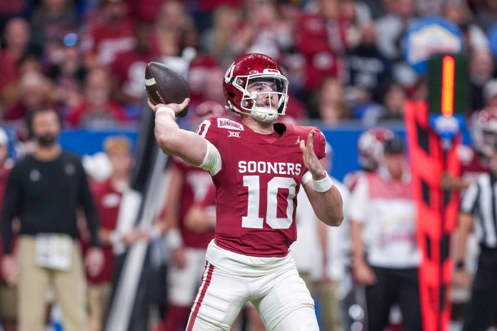 Oklahoma Sooners quarterback Jackson Arnold (10) throws a pass against the Arizona Wildcats at Alamodome. Mandatory Credit: Daniel Dunn-USA TODAY Sports