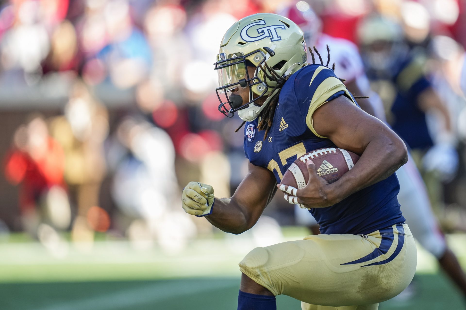 Jordan Mason is a relative unknown name in the San Francisco 49ers backfield. Where did his playing career begin and how did adversity help mold his play?