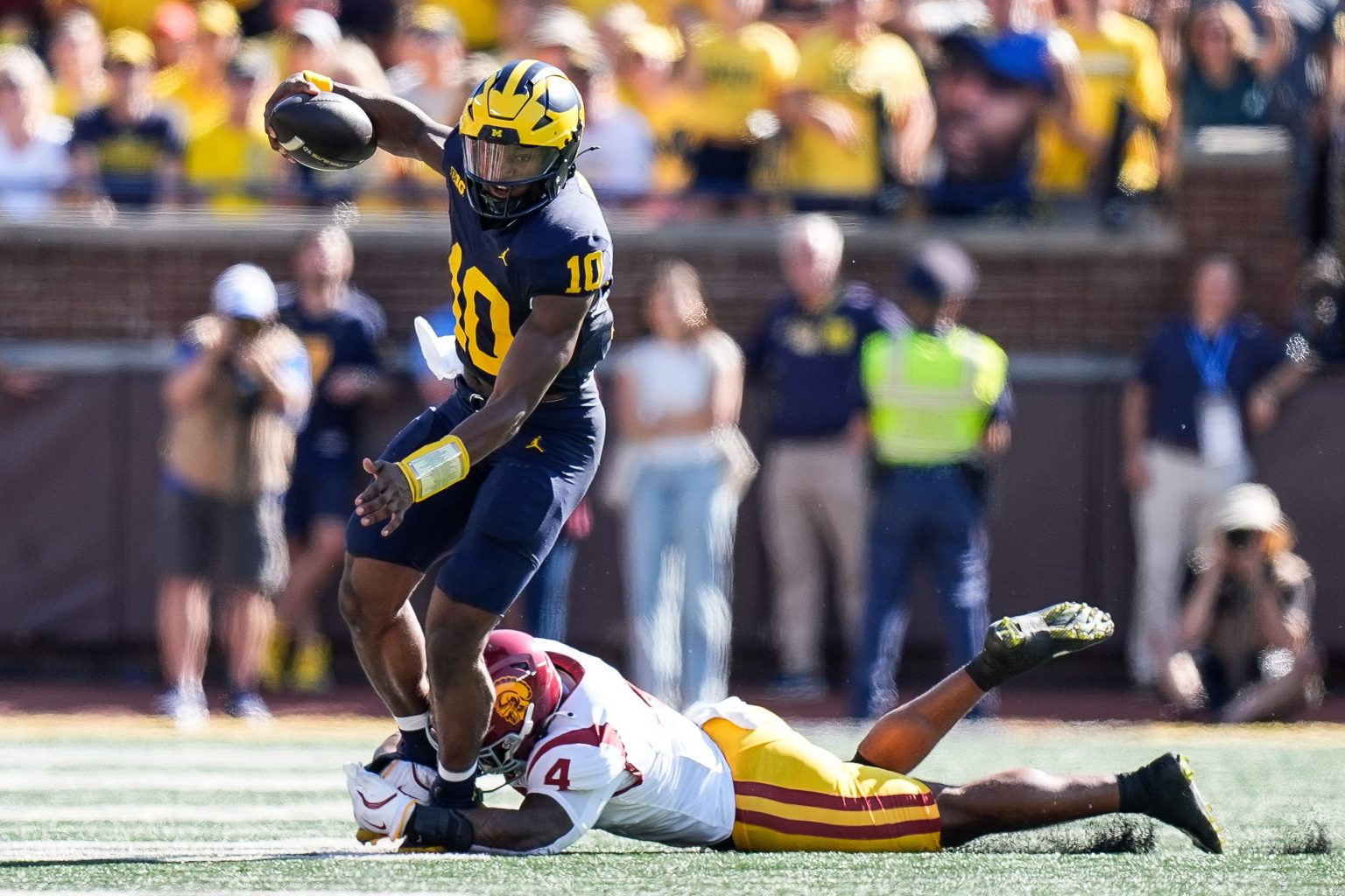 Michigan vs. Washington Prediction Can Orji UW?