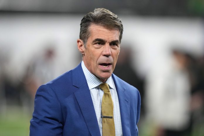 Chris Fowler is closing in on 40 years at ESPN, the better part of which has been spent as a college football broadcaster. What is his net worth?