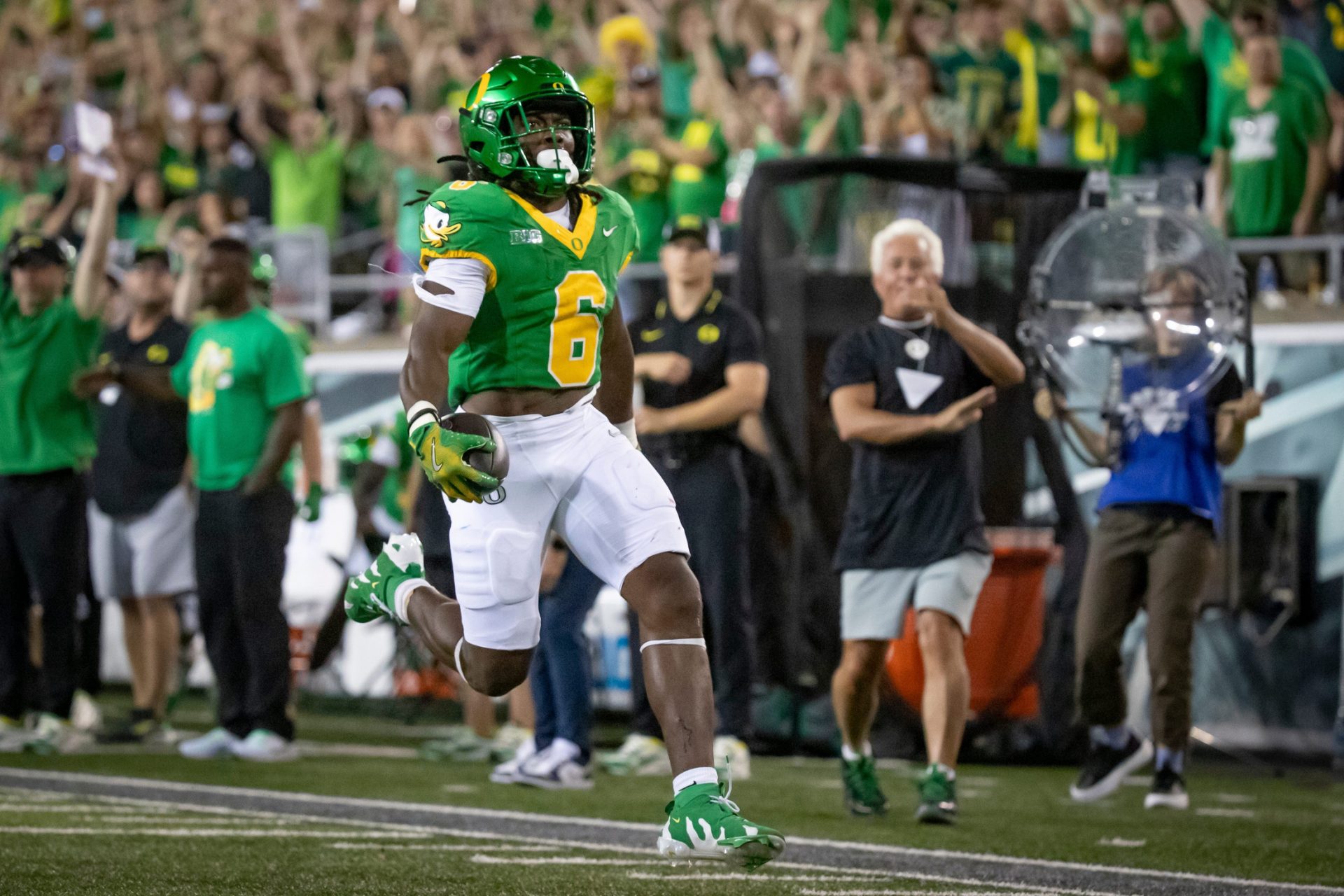 How To Listen to Oregon in Week 3: Radio Station Details for Ducks Against Oregon State