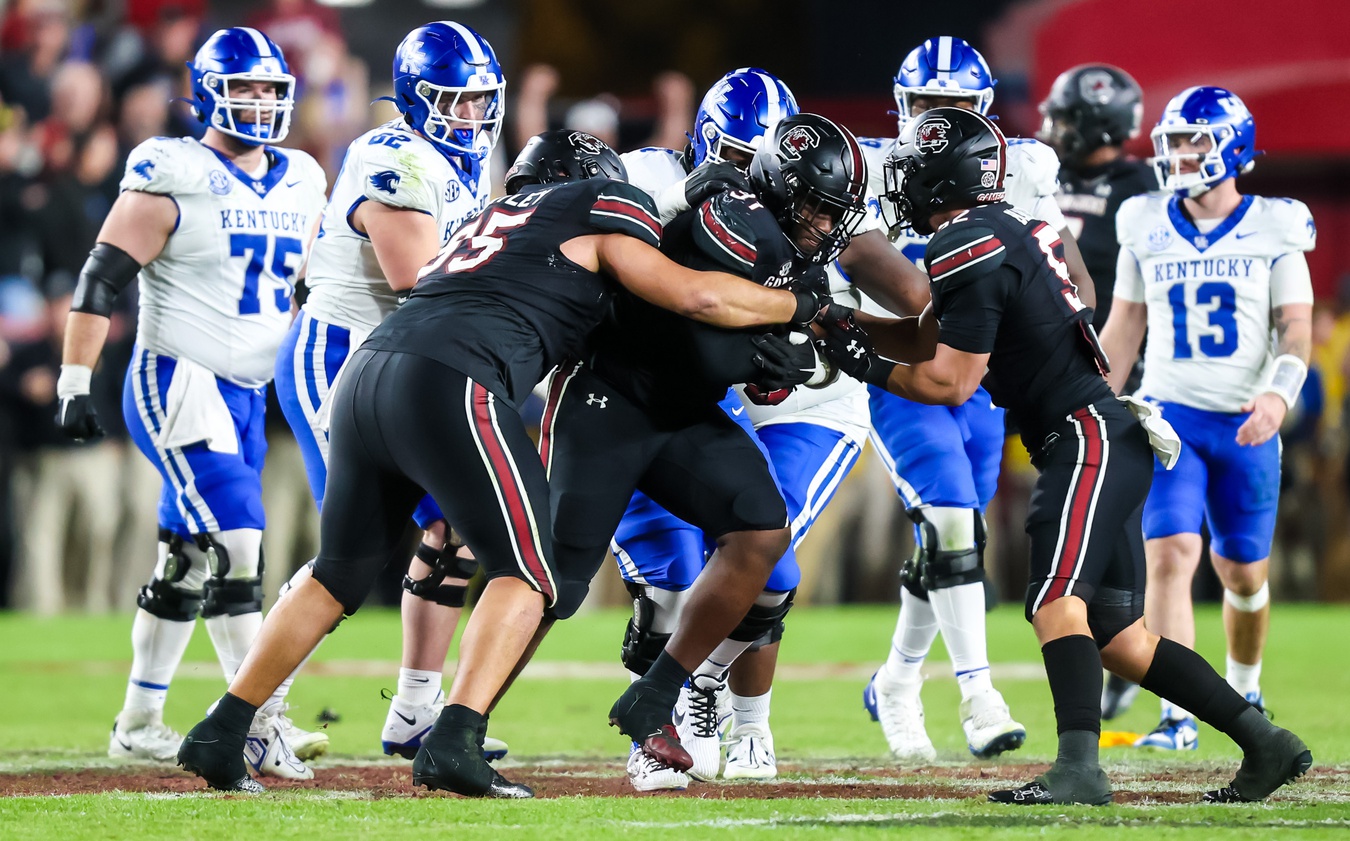 Nov 18, 2023; Columbia, South Carolina, USA; South Carolina Gamecocks defensive tackle Tonka Hemingway (91) recovers a fumble to seal the win over the Kentucky Wildcats in the fourth quarter at Williams-Brice Stadium. Mandatory Credit: Jeff Blake-USA TODAY Sports Kentucky