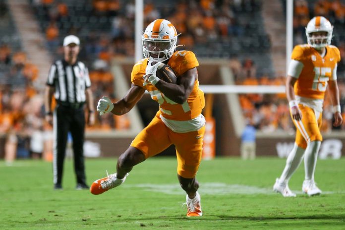 Tennessee Volunteers running back Hunter Barnes (24) runs the ball against the Kent State Golden Flashes at Neyland Stadium. Mandatory Credit: Randy Sartin-Imagn Images