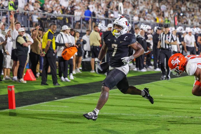 Will the Gators hold their ground at home, or will the Knights prove they’re a rising force in the state? Our UCF vs. Florida prediction has the answers.