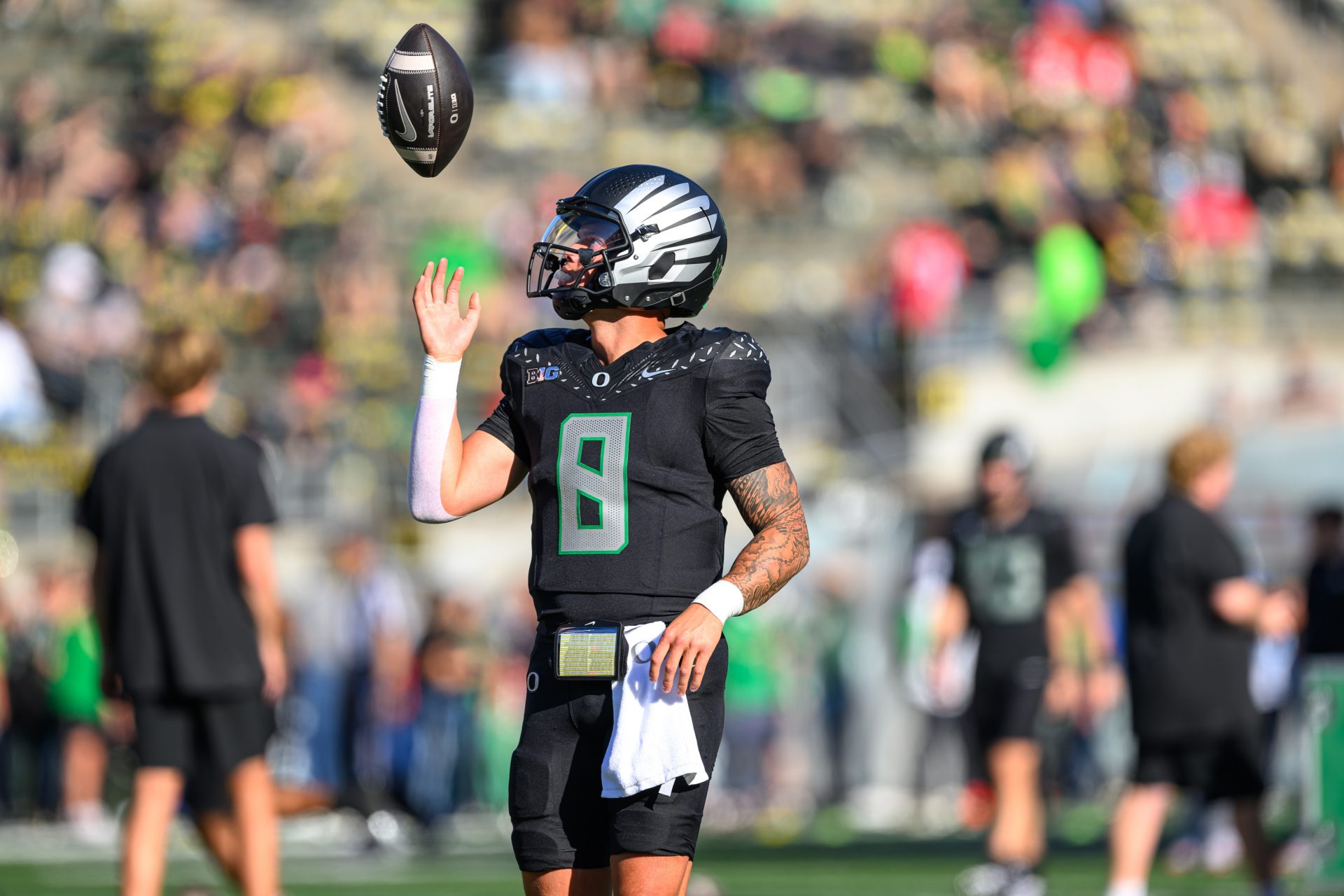 Oregon Ducks quarterback Dillon Gabriel (8) warms up before the game against the Ohio State Buckeyes at Autzen Stadium.