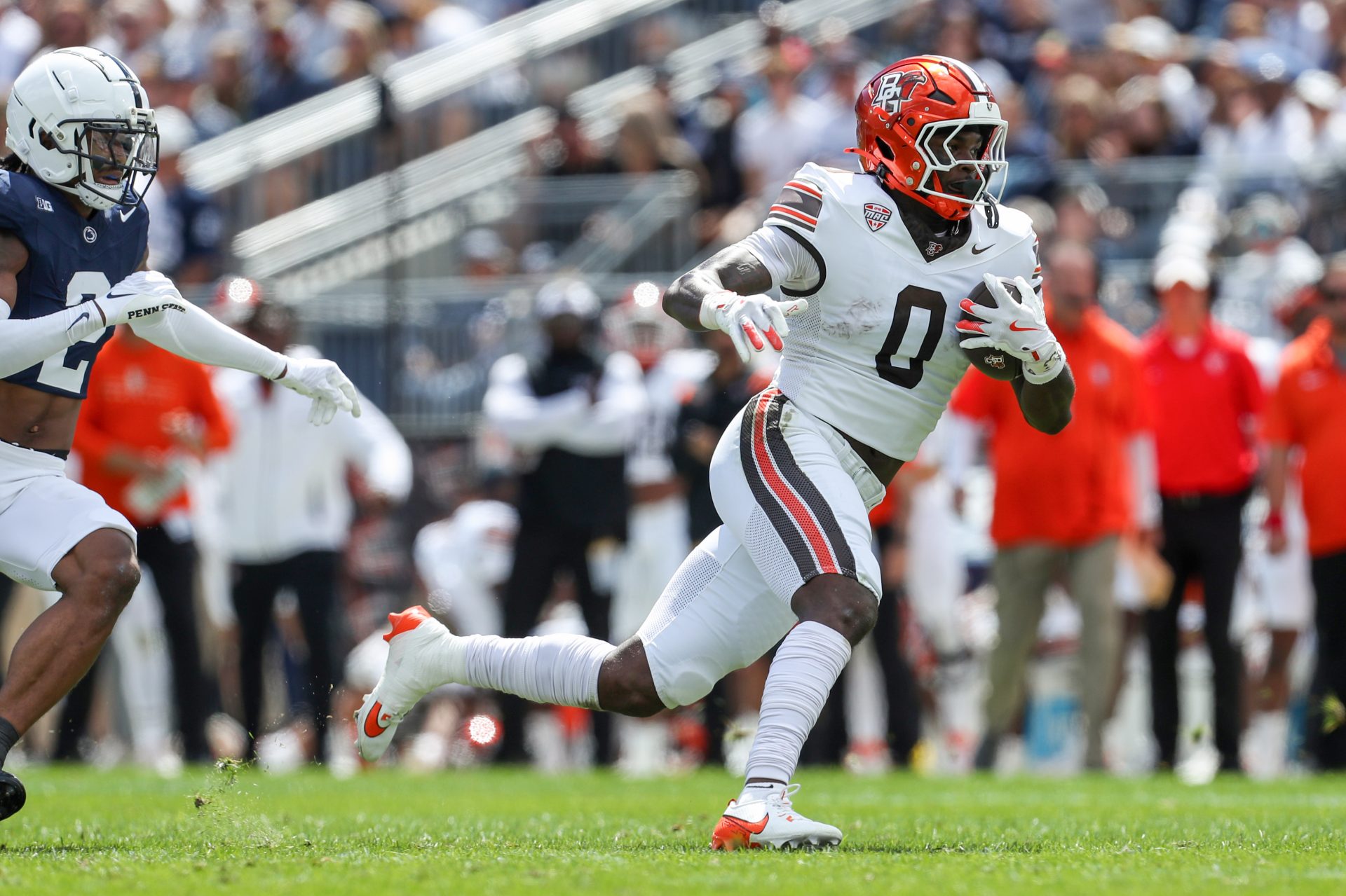 Bowling Green Falcons tight end Harold Fannin Jr (0) runs with the ball during the second quarter against the Penn State Nittany Lions at Beaver Stadium.