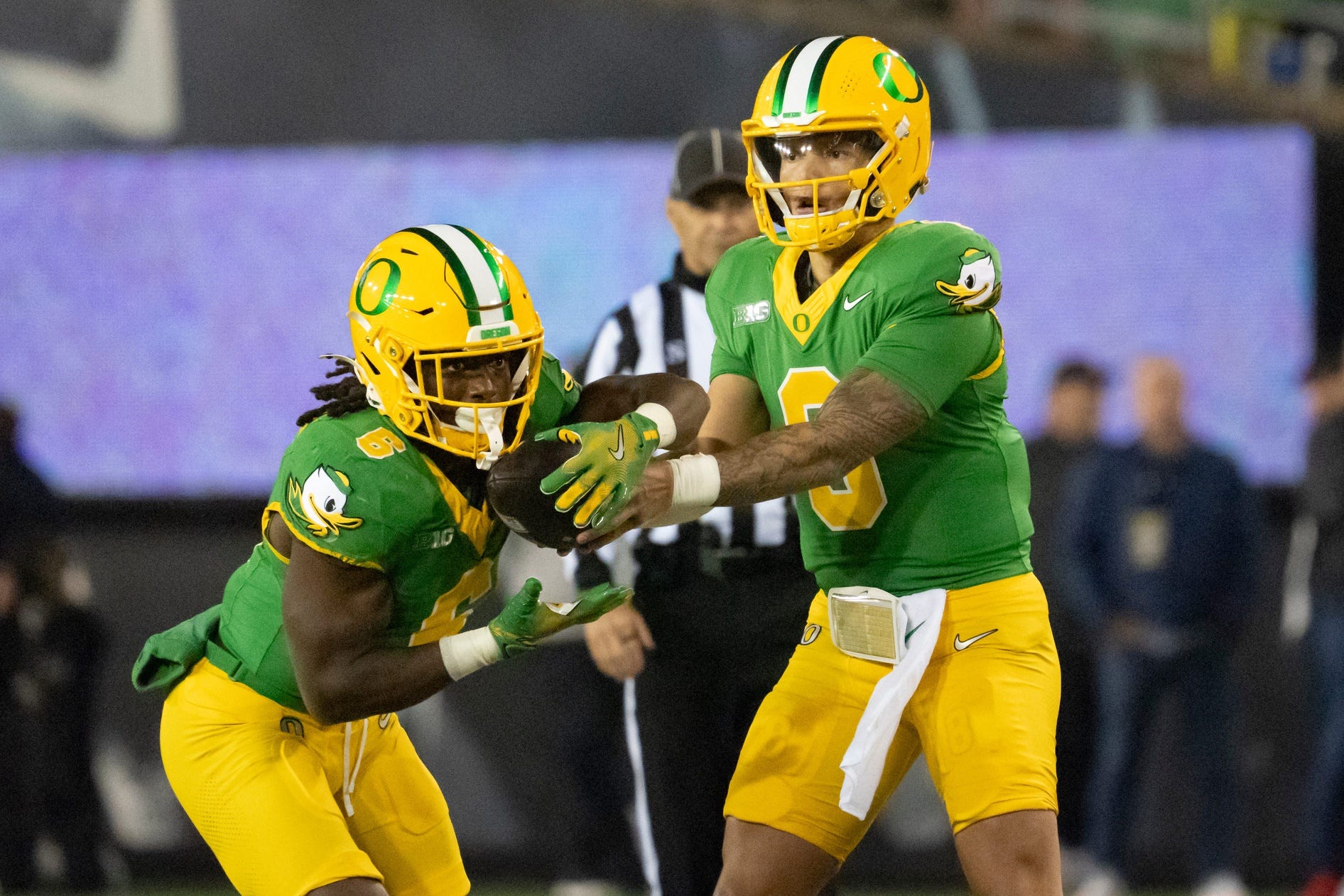 The Ducks are on a three-game win streak against the Badgers. So, where are we leaning in our Oregon vs. Wisconsin prediction?