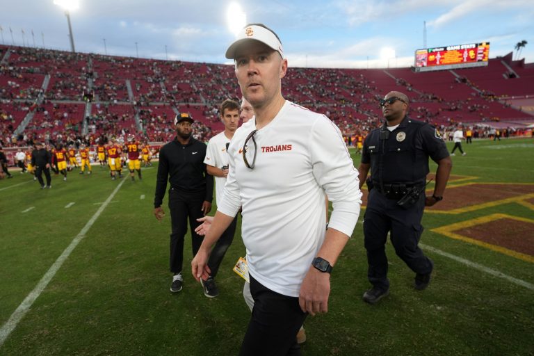 ‘Officially Lost Momentum’ – Urban Meyer Claims Lincoln Riley Has Lost His Rebuild of USC ‘Officially Lost Momentum’ – Urban Meyer Claims Lincoln Riley Has Lost His Rebuild of USC