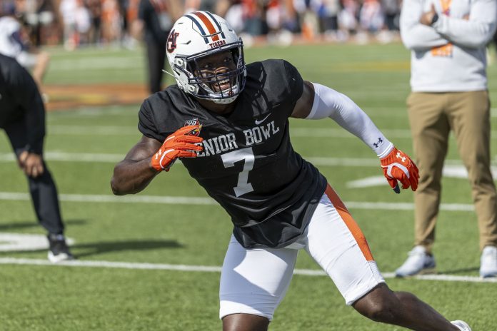 American team linebacker Eugene Asante of Auburn (7) works in drills during Senior Bowl practice for the National team at Hancock Whitney Stadium.