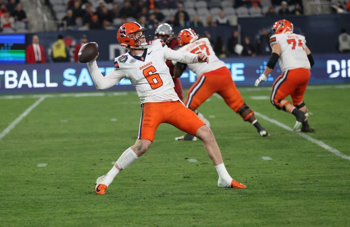 Syracuse Orange quarterback Kyle McCord (6) passes the ball against the Washington State Cougars during the second half at Snapdragon Stadium.