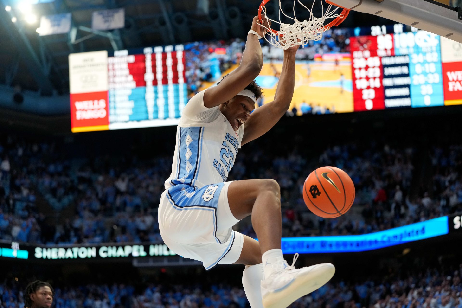 North Carolina is one of our best college basketball bets today. Who else makes the list?