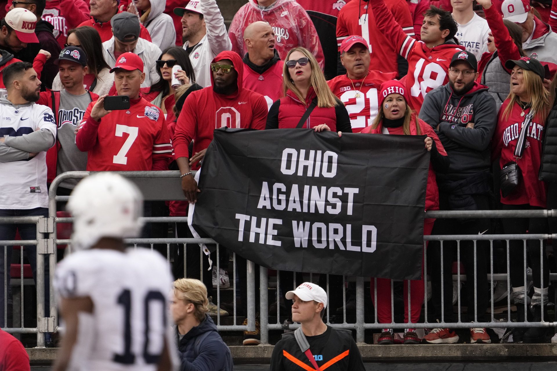 As the CFP National Championship game between Ohio State and Notre Dame approaches, fans are making their predictions about the winning team.