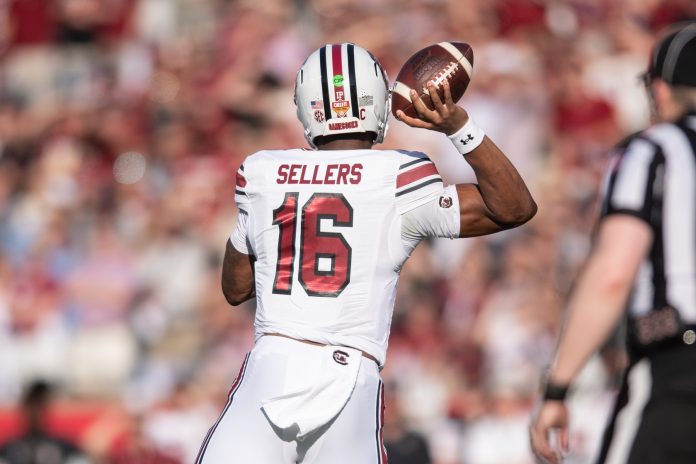 South Carolina Gamecocks quarterback LaNorris Sellers (16) throws the ball against the Illinois Fighting Illini in the first quarter at Camping World Stadium.