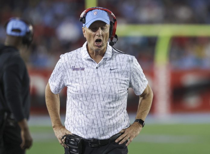 Houston Cougars head coach Willie Fritz reacts after a Baylor Bears touchdown during the first quarter at TDECU Stadium.