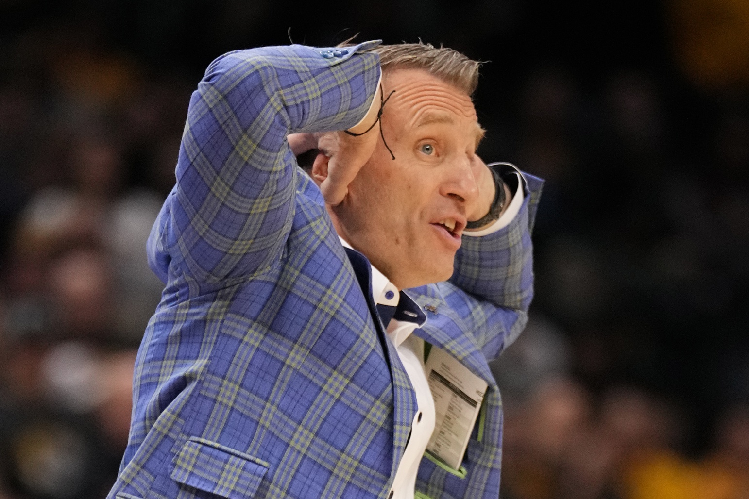 Alabama Crimson Tide head coach Nate Oats reacts to a non-call against the Missouri Tigers during the first half at Mizzou Arena.