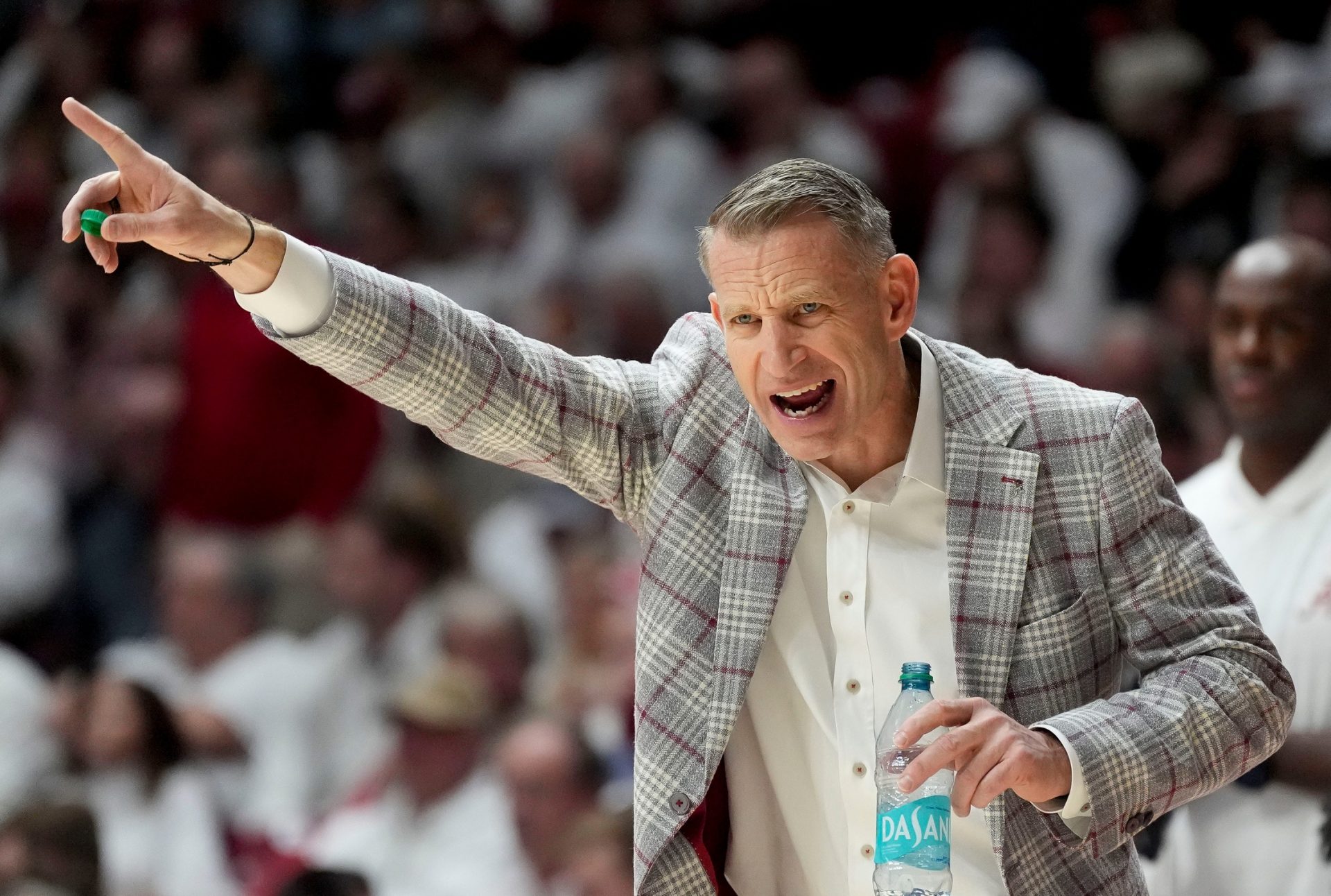 Alabama head coach Nate Oats yells to his team at Coleman Coliseum. Alabama defeated Kentucky 96-83.