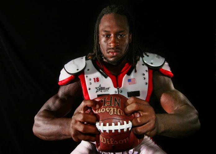 Maryland Terrapins tight end Vernon Davis portrait session projected to be a high draft pick in this years NFL draft . Davis completed the 40-yard dash in 4.3 seconds at the NFL combine.